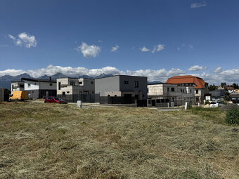 Predaj pozemky PP Matejovce pre RD s tromi byt. jednotkami - 10