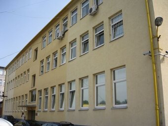 Priestor 168m2 na vyvýšenom prízemí v blízkosti Klientskeho - 10