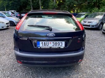 Ford Focus 1.6i 85kW Ghia klima tempomat 2005 - 10
