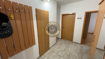 Veľký 2 izbový zariadený byt Bizetova - 10