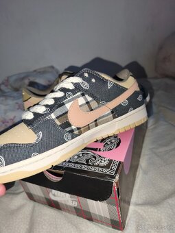 Dunk Travis Scott vel.42.5/ - 10