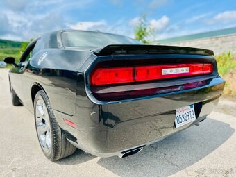 Dodge Challenger R/T Plus V8 5.7 Hemi - 10