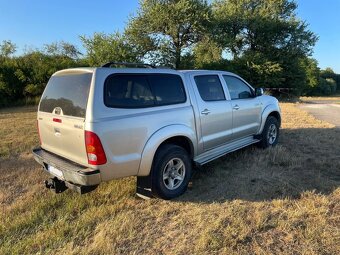 Toyota Hilux 2.5 I D-4D DC - 10