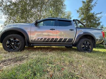 NISSAN NAVARA - 10