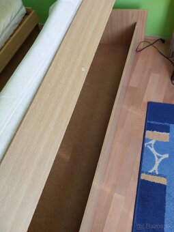 Darujem za odvoz - skrine, písací stôl, válendy - 10