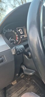 Skoda rapid spaceback - 10