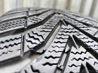 Málo jazdené zimné pneu Hankook+Vredestein - 185/60 r15 - 10
