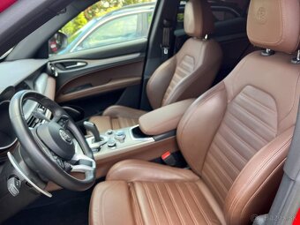 Alfa Romeo Stelvio Veloce Q4 2021 - 10