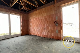 Slnečná priestranná 4i vila vo Voderadoch s 2-garážou - 10
