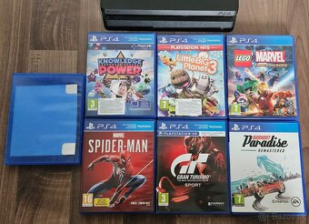 Playstation 4 - 10