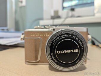 Olympus PEN E-PL9 + externý blesk, spúšť, 2 batérie - 10