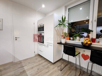 IBA U NÁS Elegantný 3+1 byt, lodžia,kompletná rekonštrukci - 10