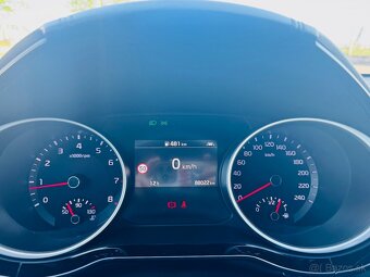 Kia Ceed 1.4 T-GDi FIRST EDITION , 103 kW, 2019, benzín - 10