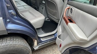 Kia Sorento 2.5 - 10