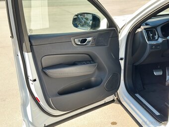 Volvo XC60 B5 R-Design - 10