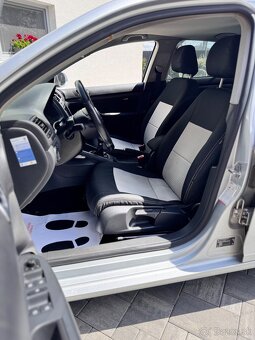 Volkswagen Jetta 1.9Tdi 77kw SR - 10