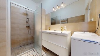 Staromestský 3i. byt 75m, Cukrová ul. vlastný parking v cene - 10
