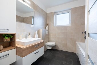 Moderný bungalov s krásnym pozemkom 700m2/Podhorie - Beluša - 10