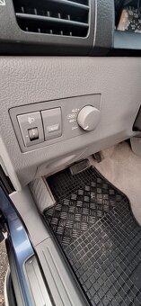 Kia Sorento 2.5 CRDI - 10