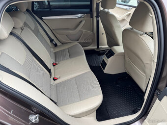 Škoda Octavia Combi 1.6 TDI 110k Style - 10
