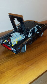 Rôzne LEGO + LEGO Technic Dodge Charger" (42111) - 10