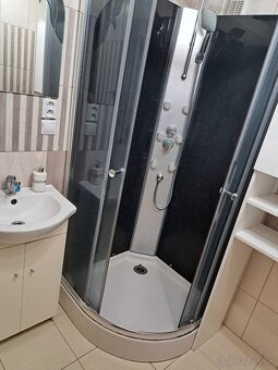 PREDÁM PRIESTRANNÝ 2 IZBOVÝ BYT VO VYHĽADÁVANEJ LOKALITE VO - 10