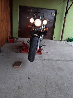 Suzuki Marauder VZ 800 - 10