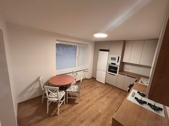 Dlhodobý prenájom 2-izbového bytu v Humennom - 10