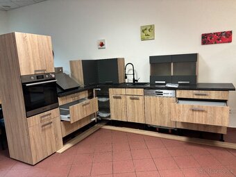 Prodám krásnou zánovní kuchyň Nobilia vertico - 10