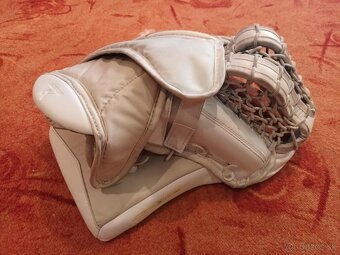 Brankárska lapačka Bauer Vapor Hyperlite 2, sr., klas. gard - 10