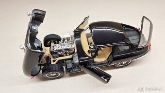 1:18 JAGUAR E COUPE, č - 10