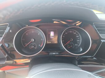 Volkswagen Touran 2.0TDi 110kw 7 miestne - 10