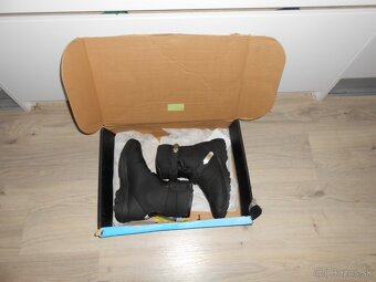 Predam nove damske kozene turisticke moto topanky ROBSON - 10