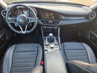 Alfa Romeo Giulia - 10