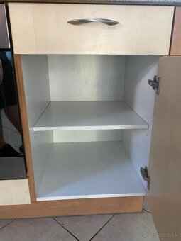 Moderná kuchynská linka so spotrebičmi - 10