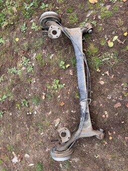 Fabia 2 combi zadná náprava, nápravnica, naprava, bubny - 10