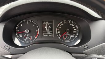 Volkswagen Jetta 1.6 TDI Comfortline - 10