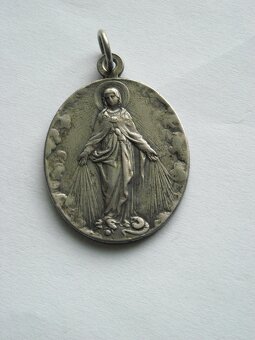 Medaily svätcov a Starožitné sväté obrázky na skle - 10