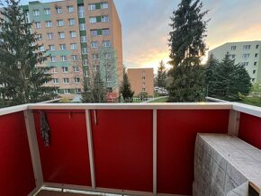 REZERVOVANÉ: Slnečný 2-izbový byt s balkónom na ulici Obranc - 10