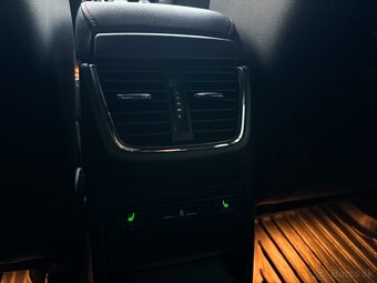 Škoda Octavia Combi RS 245 DSG - 10