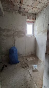 Na predaj RD v obci Konská s pozemkom 821m2 + projekt domu. - 10