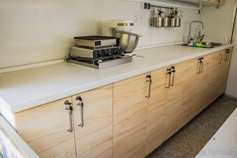 Unikol Pojazdná predajňa - komplet vybavenie - 10