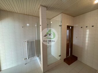 Prenájom priestranného mezonetového bytu s garážou a záhrado - 10