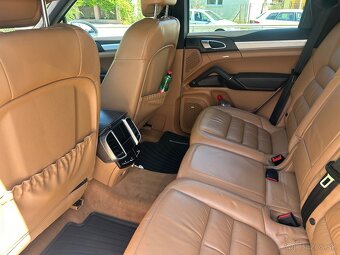 Porsche Cayenne - 10