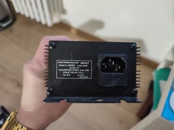 elektronické predradniky rôzne , nové v krabici - 10