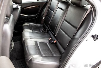 Jaguar S-Type 4,2 V8 300Ps - 10