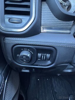 Dodge Ram, LIMITED, 2020, nehavarovaný - 10