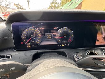 Mercedes E 400d - 10
