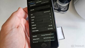 Apple iPhone 8 tmavý 64GB - 10