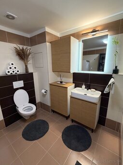 Predaj 2-izbového bytu s predzáhradkou a parkovaním v Rači - 10